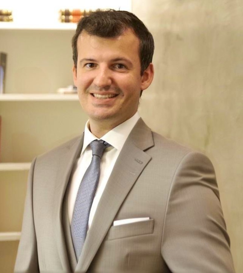 Dr(a). André Vinicius Hernandes Coppini